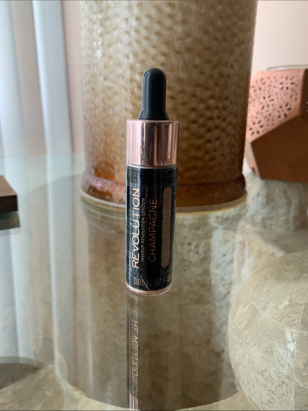 Revolution Liquid Highlighter - Champagne